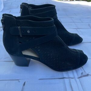 Earth Black Ankle Booties